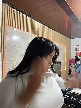Онлайн чат XXX Saraa_M