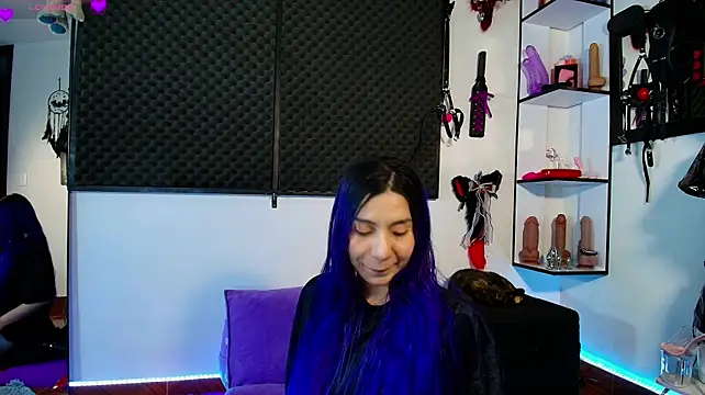 karlamoon23 Adlı Modelin Canlı XXX Sohbeti