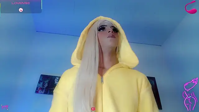 Monserrat_x élő XXX-chatje