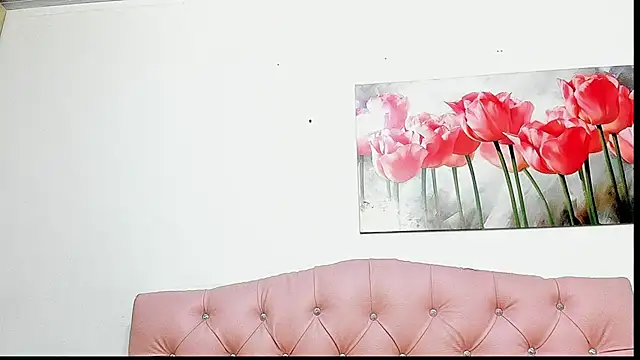 pinky_f00x's Live XXX Chat