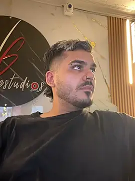 הופעת וובקאם של LatinBearX