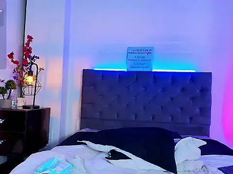 Онлайн чат XXX Moonnblue_