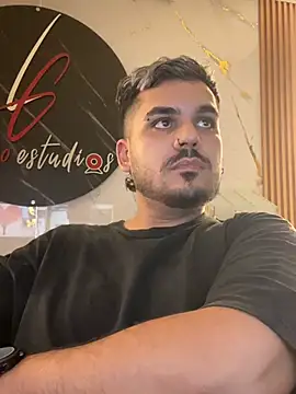 عرض كام LatinBearX
