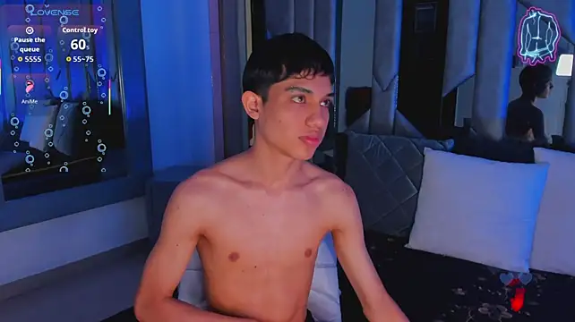Sebax_Young Adlı Modelin Canlı XXX Sohbeti