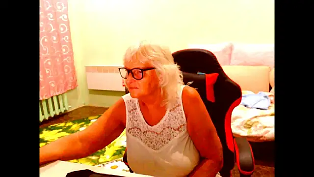 Natali7634 Adlı Modelin Canlı XXX Sohbeti