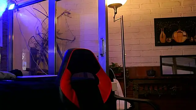 AlphaMasterXxx XXX чат на живо