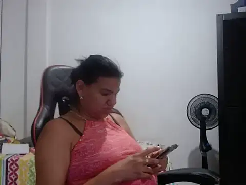 Adriana_0312 লাইভ XXX চ্যাট