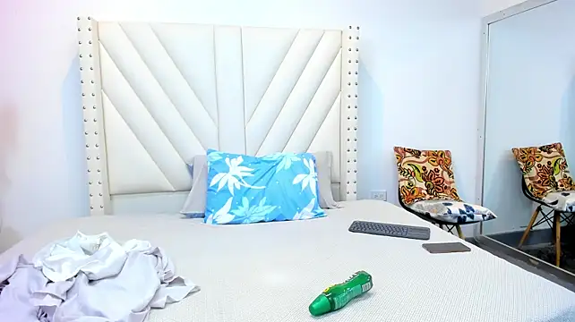 Paulynavera Adlı Modelin Canlı XXX Sohbeti