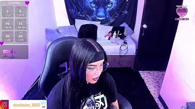 Chat +18 de Nicolle_Ruizz ao vivo