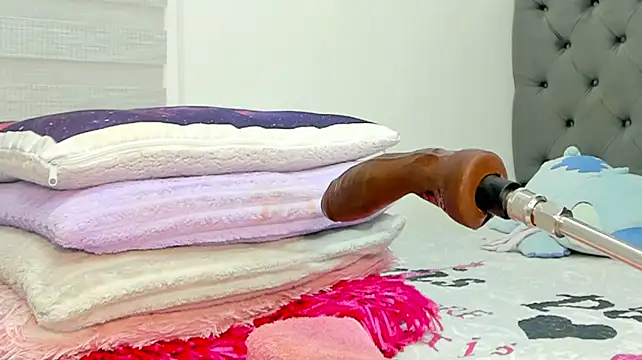 Elizabeth_18_'s Live XXX Chat