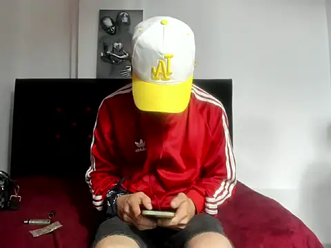 mark_splinter09's Live XXX Chat