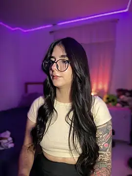Chat +18 de Kittyhelll_ ao vivo
