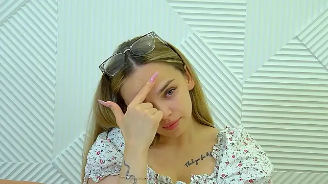 دردشة AnitaVenture الجنسية المباشرة