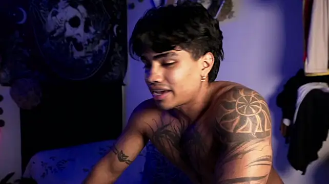 Young_laroi's Live XXX Chat