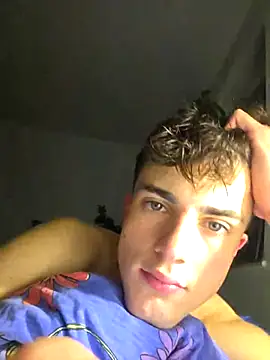 freshboy72 XXX чат на живо