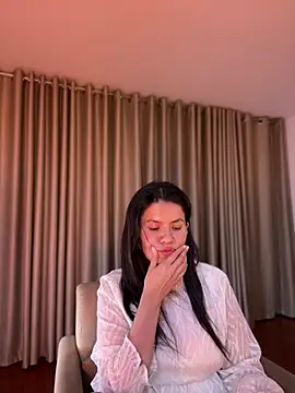 Aliinak 라이브 XXX 채팅