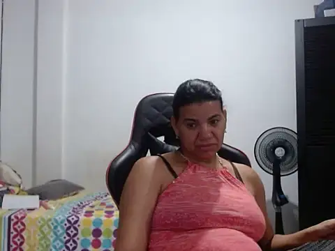 Adriana_0312 现场XXX聊天