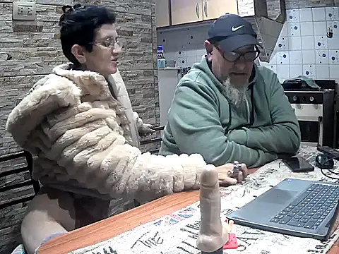 XXX chat uživo modela lacoloyelpela25