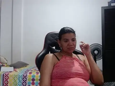 Adriana_0312 现场XXX聊天