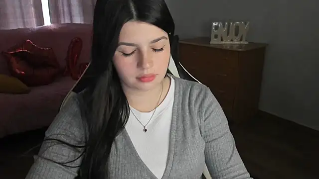 KisaModel's Live XXX Chat