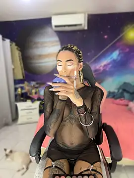 Nella_Dolls Adlı Modelin Web Kamerası Şovu