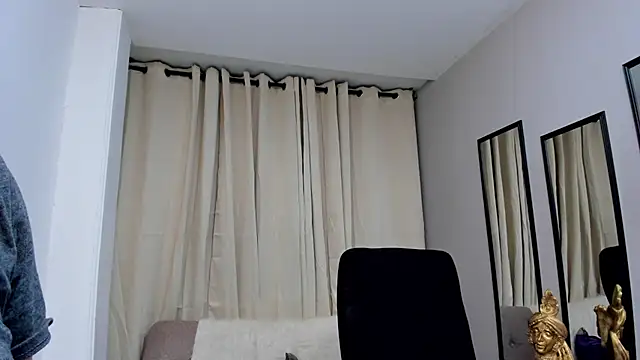 Violeta_Tepes 现场XXX聊天