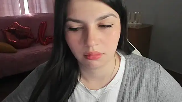 צ'אט XXX בשידור חי של KisaModel