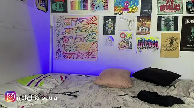 niah_11's Live XXX Chat