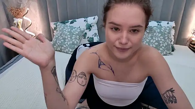 CarolineTenders' Live XXX Chat