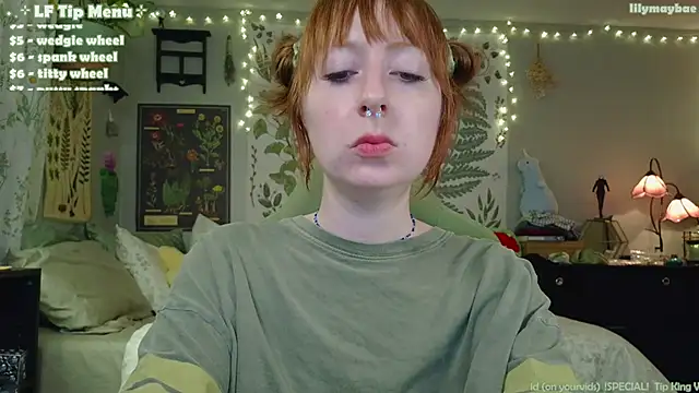 Chatroom XXX en direct de LilyMayBae