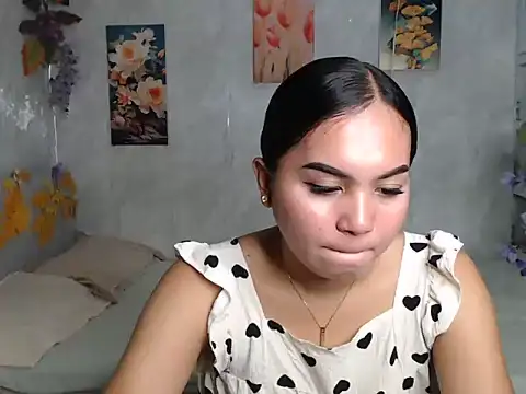 ur_asiankat Pertunjukan Webcam