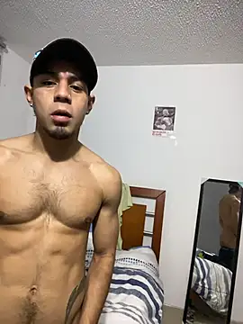Taylor_DiamondBoy élő XXX-chatje