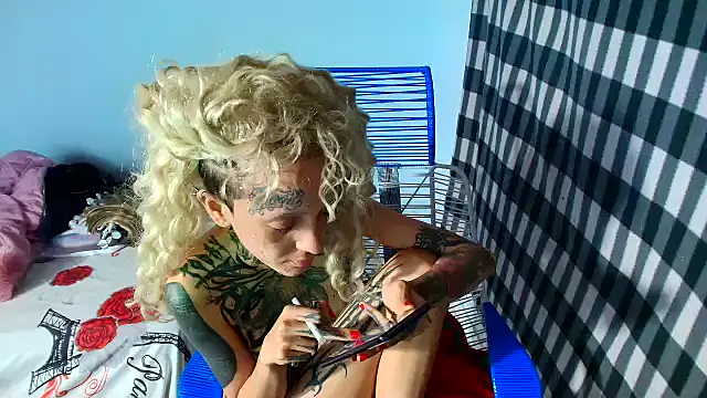 دردشة barbara_anal_squirt_ الجنسية المباشرة