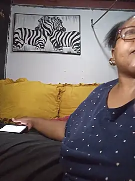YELLOW_BONE Show in webcam