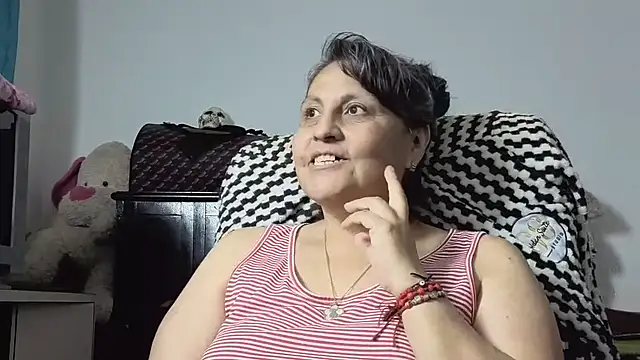 merlyna_goldens live XXX chat
