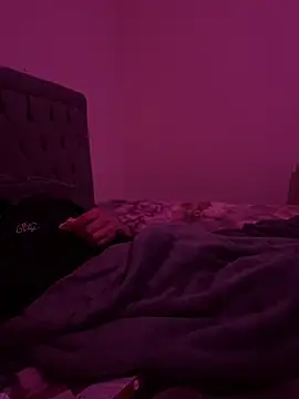 Robynson97 live XXX chat