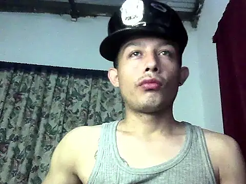 Alexander_Fetish1: διαδικτυακό σόου στην κάμερα
