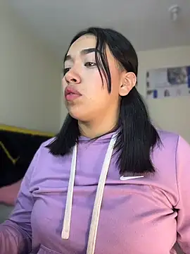 Issa_rodriguez XXX чат на живо