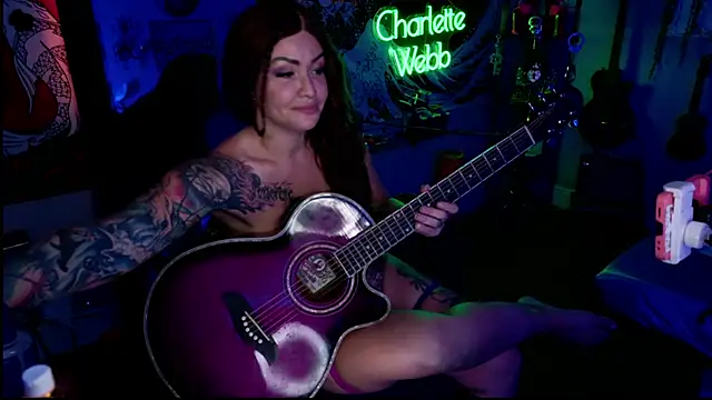 Chat +18 de CharletteWebb ao vivo