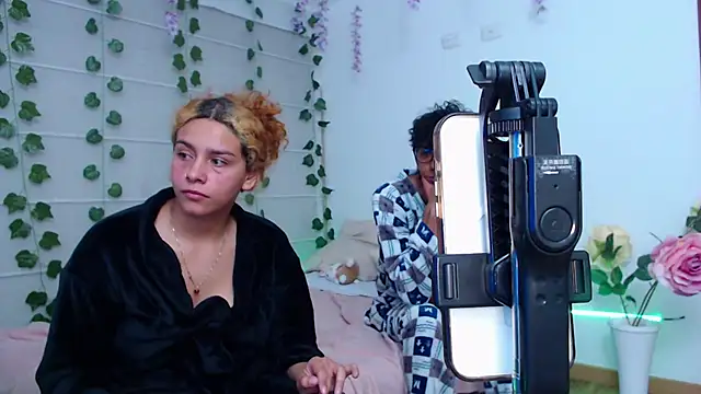 Chat +18 de Sarabubbie ao vivo