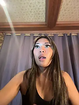 hugecock_tamira Webcamshow