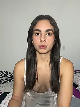sweetcami1 Adlı Modelin Canlı XXX Sohbeti