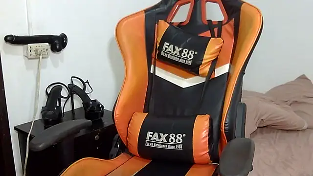 Pertunjukan Kamera Web EvaTiffany