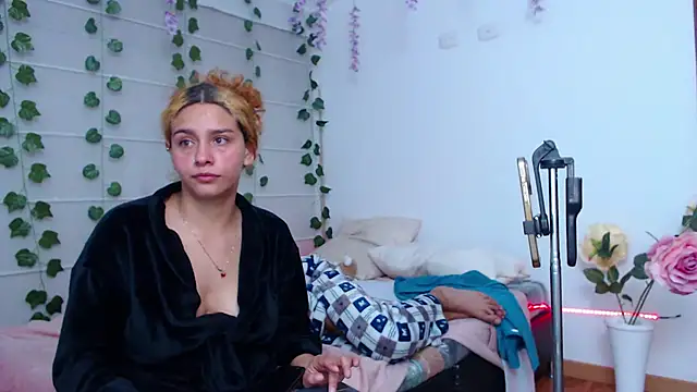 Sarabubbie XXX чат на живо