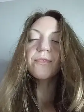 KattyLuuu লাইভ XXX চ্যাট