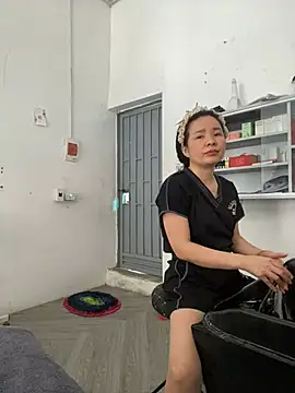 Ivy_Trix2's Live XXX Chat
