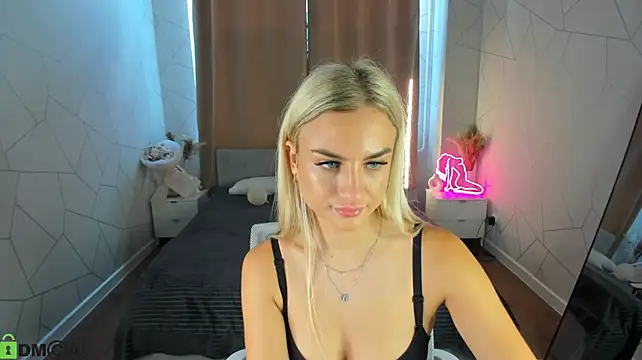Silen_Tori Adlı Modelin Canlı XXX Sohbeti