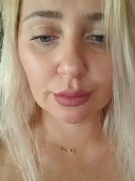 הופעת וובקאם של LadyLolyPop_