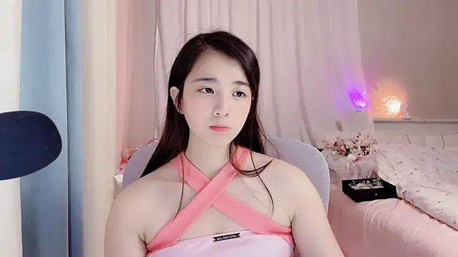 amy-6668 Adlı Modelin Canlı XXX Sohbeti
