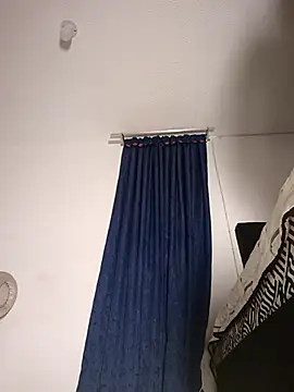 Chat +18 de EmmaDelacroix ao vivo